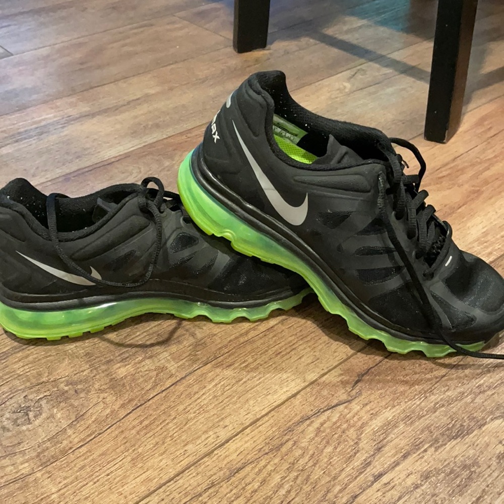 EUC Nike Airmax
